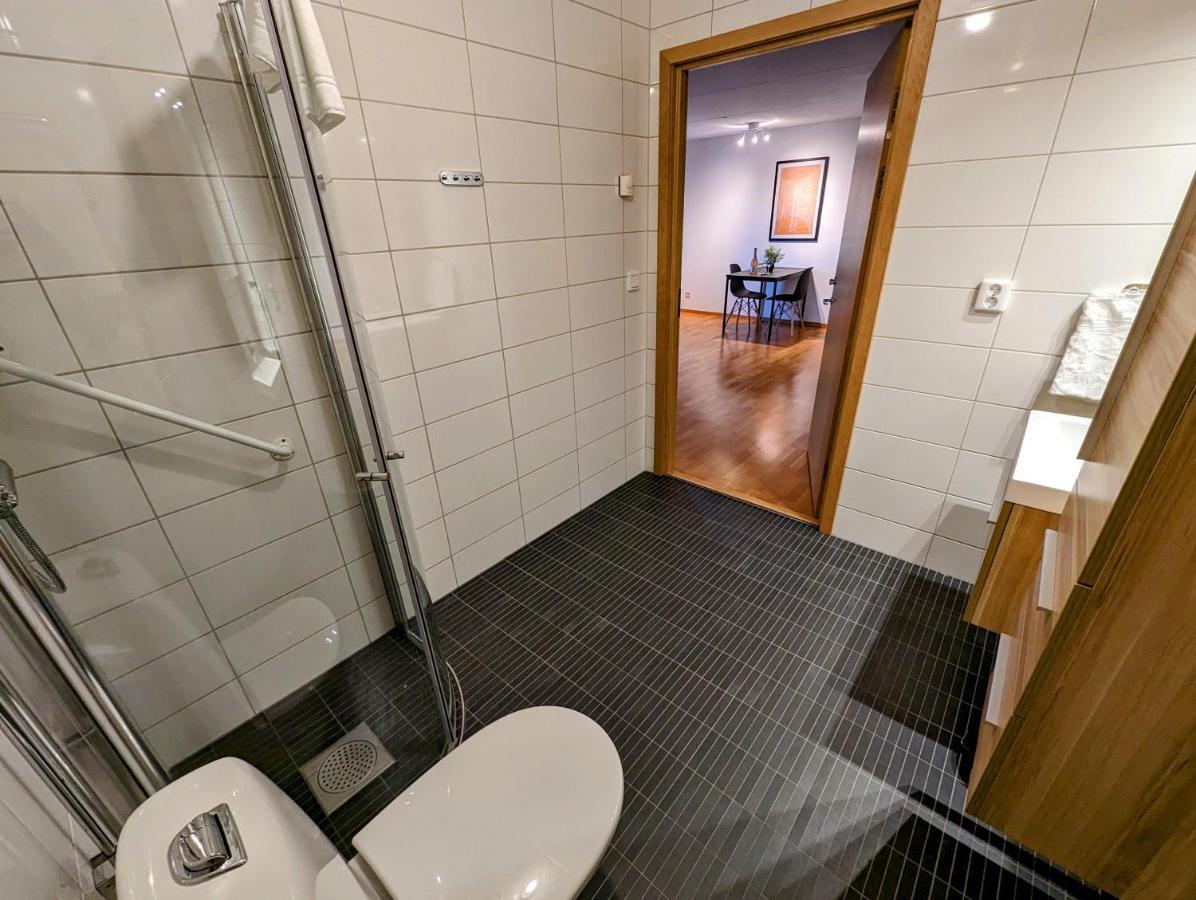 Hotell Bro Кристинехамн Экстерьер фото
