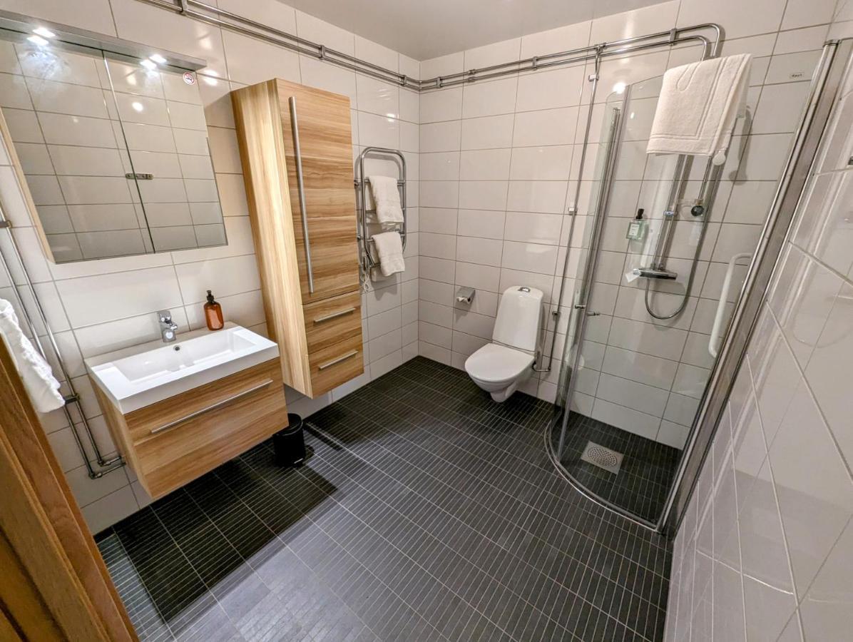 Hotell Bro Кристинехамн Экстерьер фото